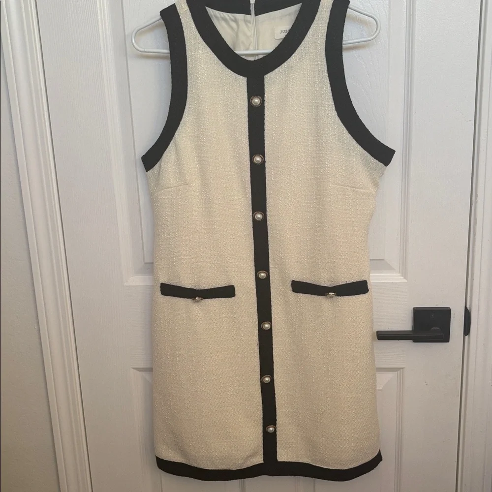 Tweed like shift dress - Picture 2 of 4